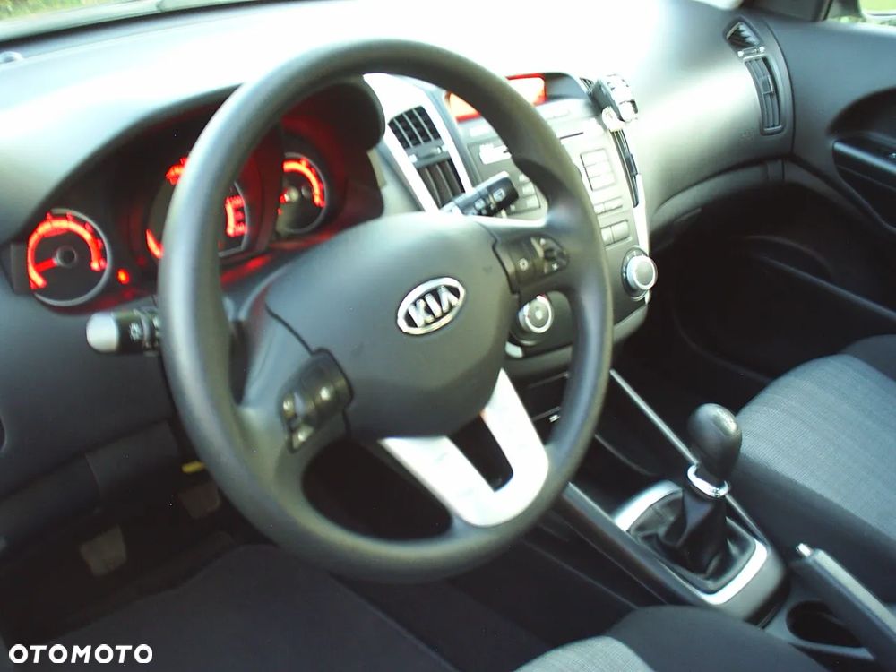 Kia Ceed 1.4 S Euro2012 - 5