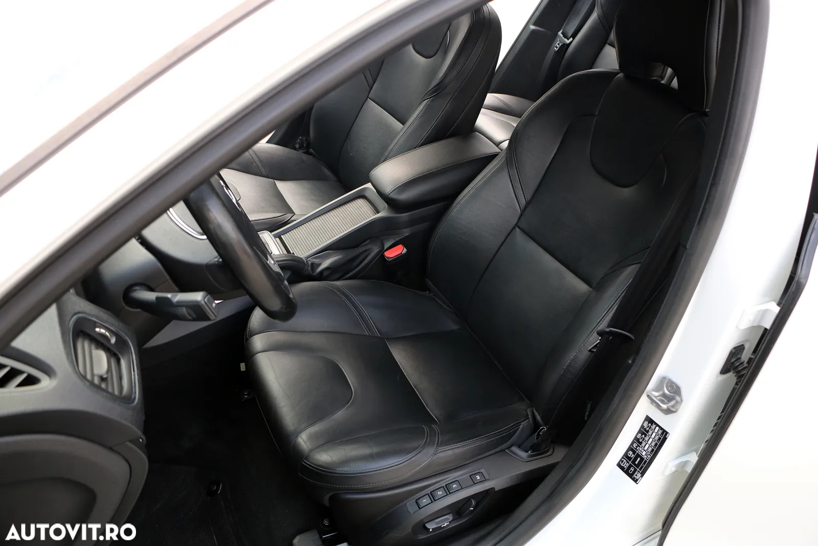 Volvo V40 D3 Geartronic Summum - 6