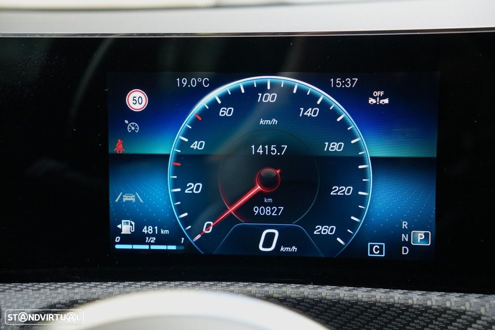 Mercedes-Benz CLA 180 Standard - 12