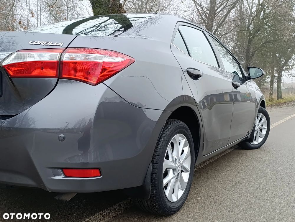 Toyota Corolla 1.6 Premium + - 27