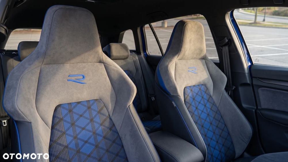 Volkswagen Golf - 12