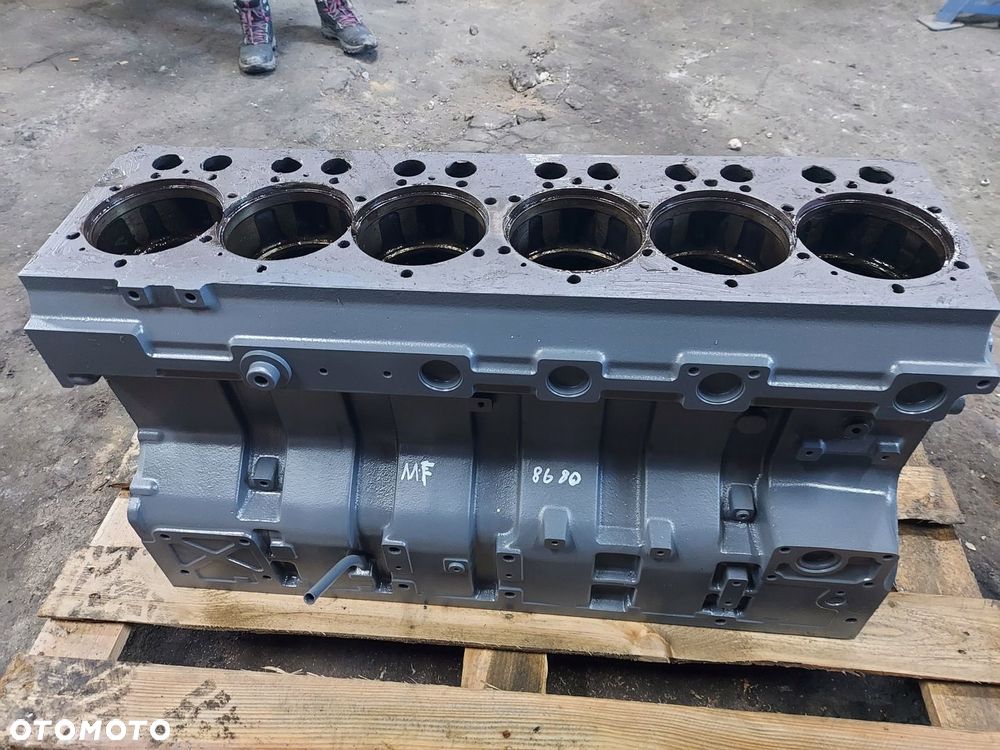 BLOK SILNIKA 836873096 MASSEY FERGUSON 8680 2011R - 3