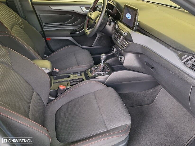 Ford Focus 1.0 EcoBoost MHEV ST-Line X - 10