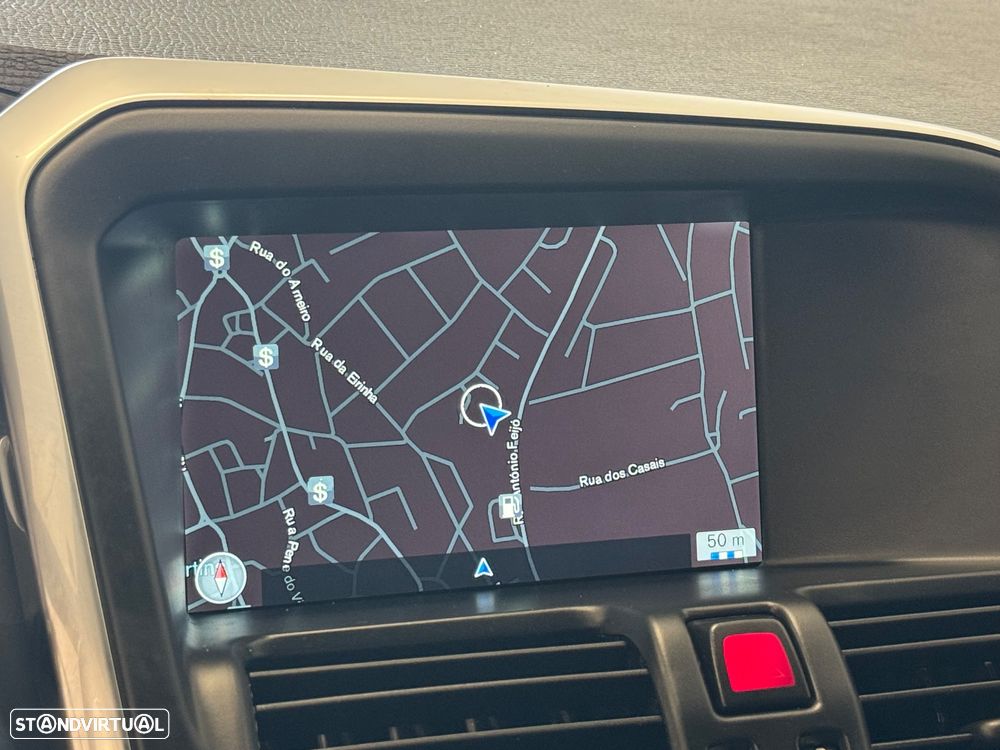 Volvo XC 60 2.0 D4 R-Design - 25