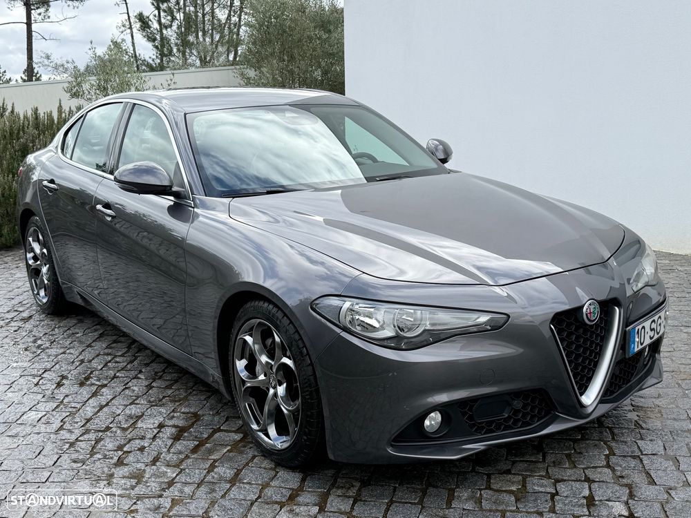 Alfa Romeo Giulia - 8