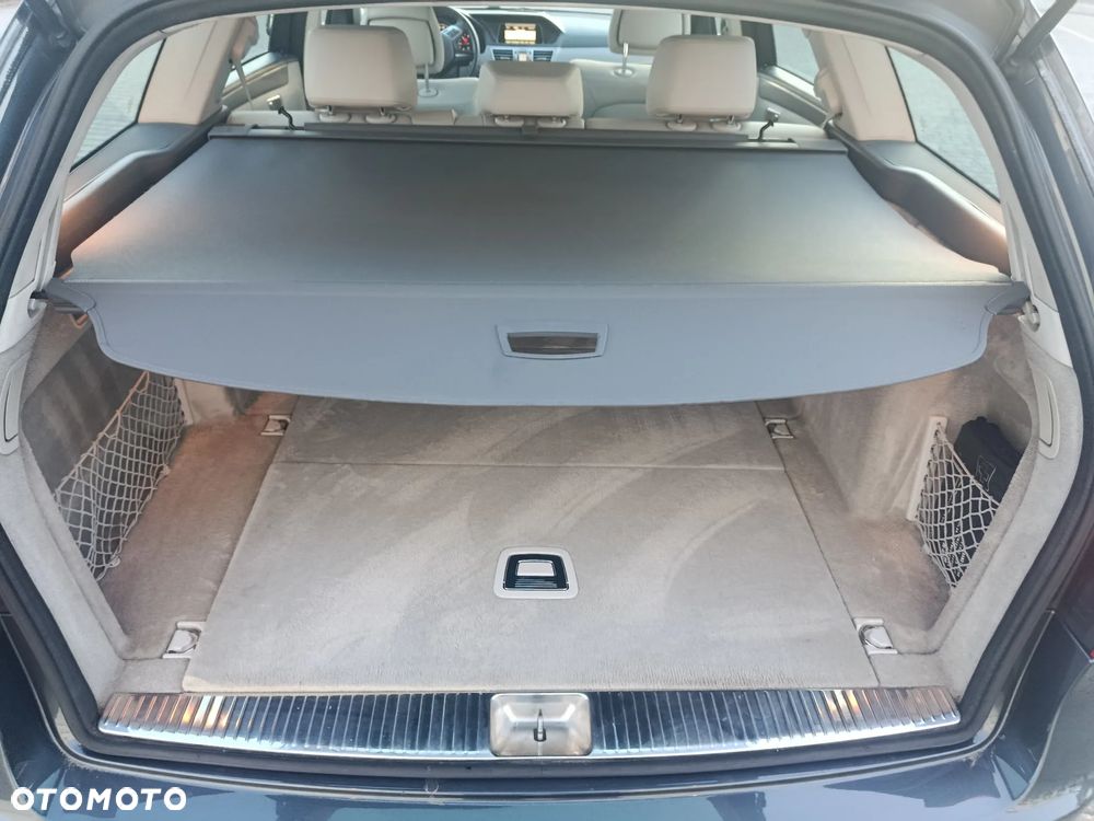 Mercedes-Benz Klasa E 220 CDI BlueEff - 22