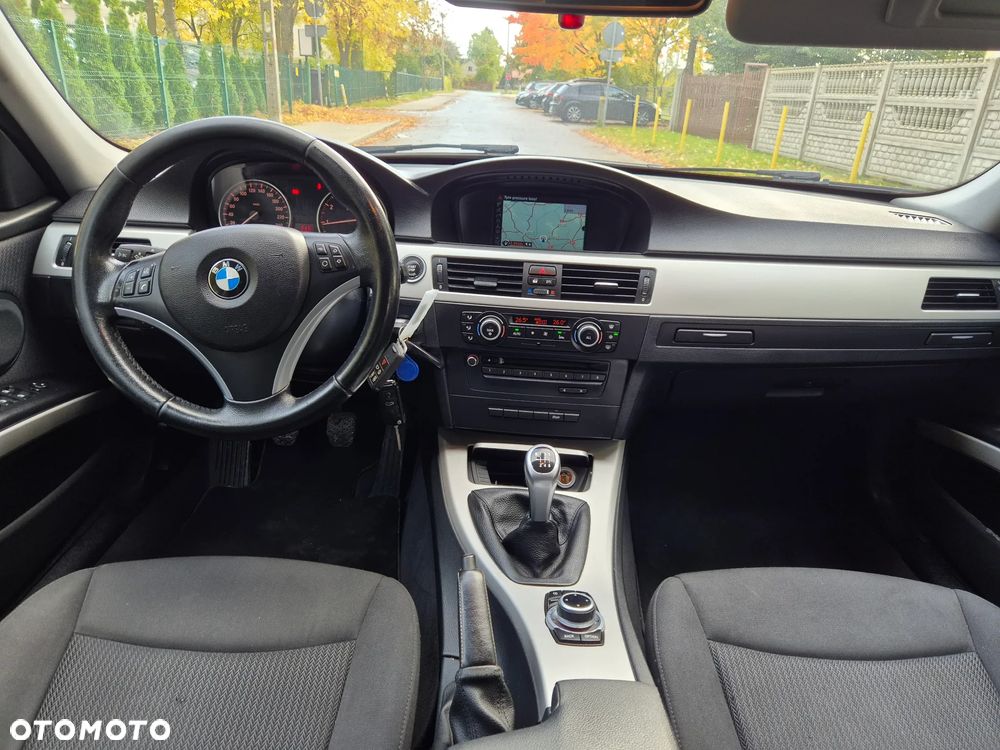 BMW Seria 3 320i - 13