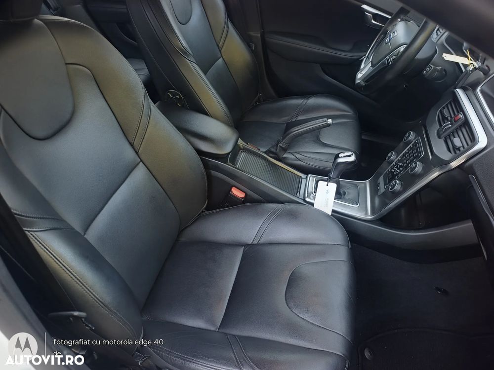 Volvo V40 T3 Momentum - 6