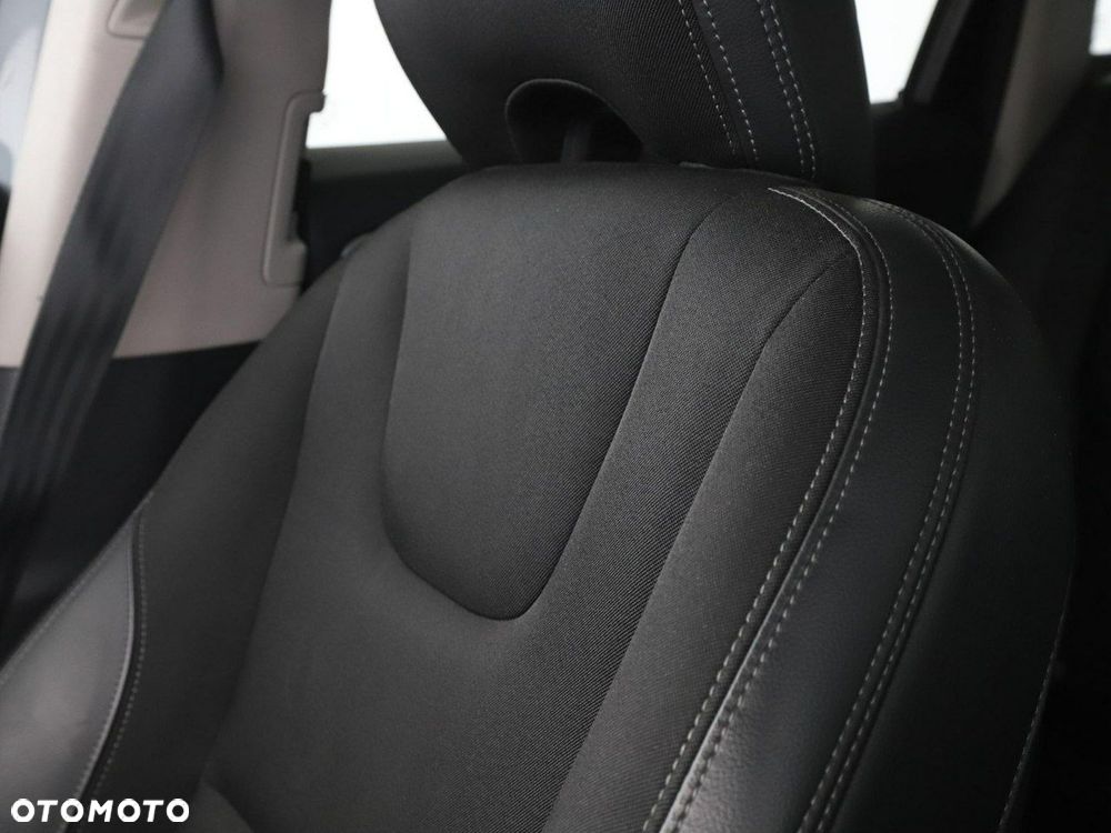 Volvo XC 60 D3 Geartronic Momentum - 30