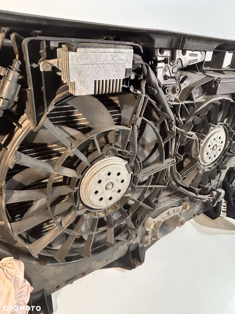 KOMPLETNY PAS PRZEDNI CHŁODNICE BELKA 2.8 FSI Audi A6 C6 - 6