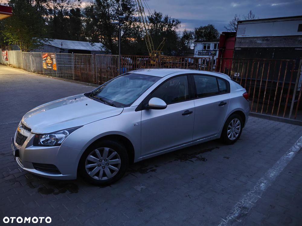 Chevrolet Cruze 1.6 LS - 1