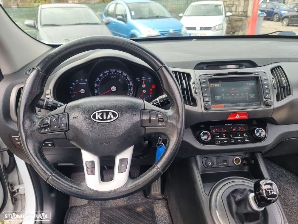 Kia Sportage 1.7 CRDI ISG LX - 10