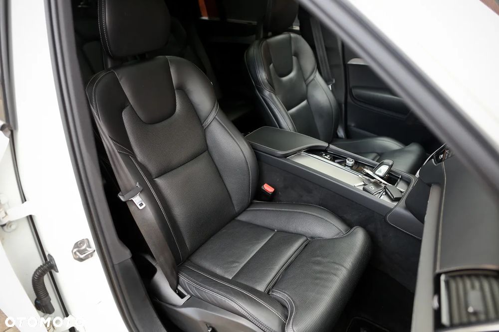 Volvo XC 90 B5 D AWD Geartronic RDesign - 28