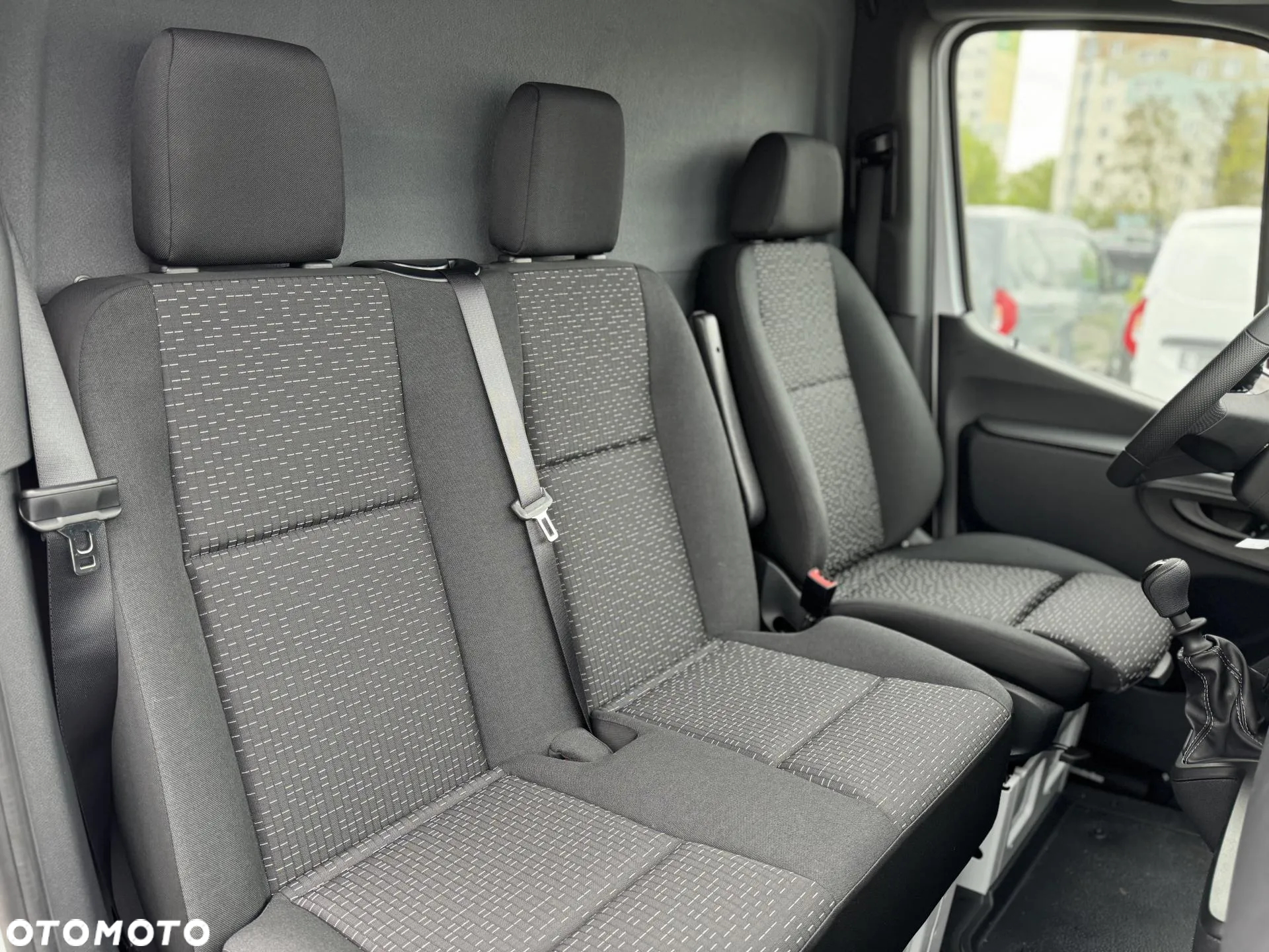 Mercedes-Benz Sprinter - 12