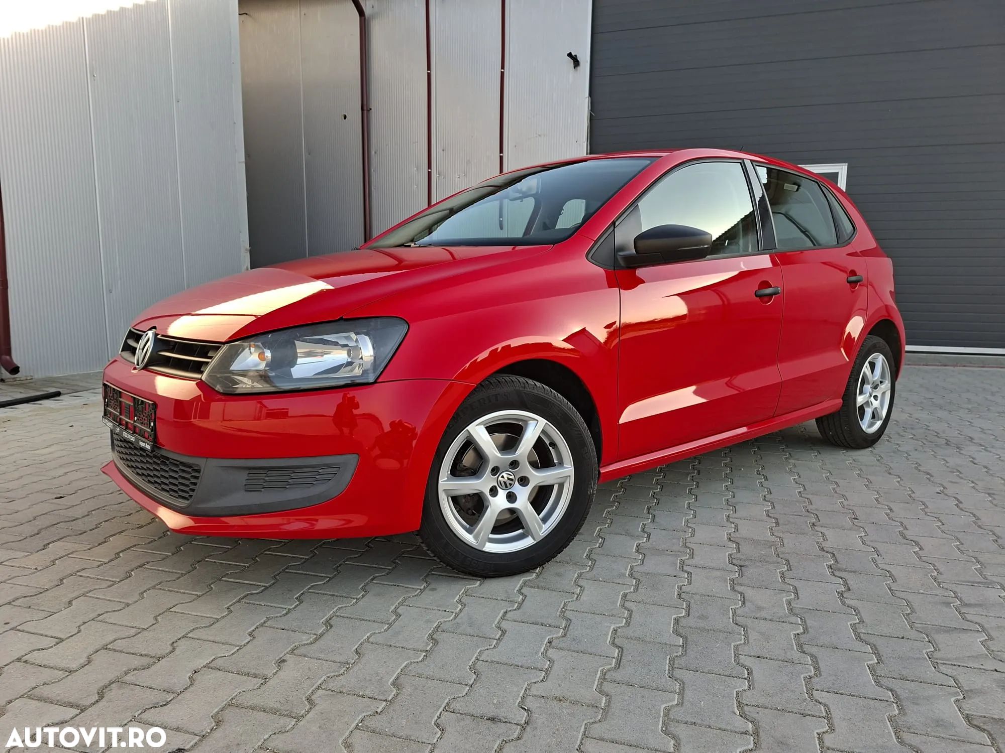 Volkswagen Polo - 1