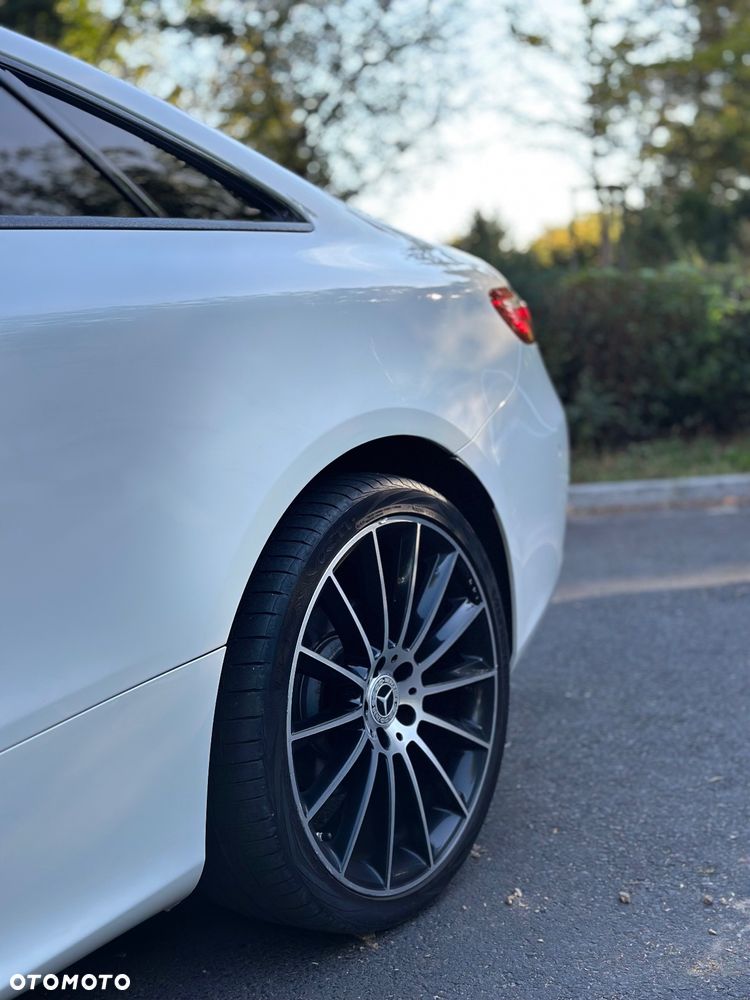 Mercedes-Benz Klasa E 220 d Coupe 4-Matic 9G-TRONIC - 12