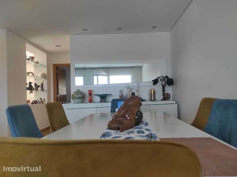 Moradia com piscina e vista mar e serra - Grande imagem: 5/12