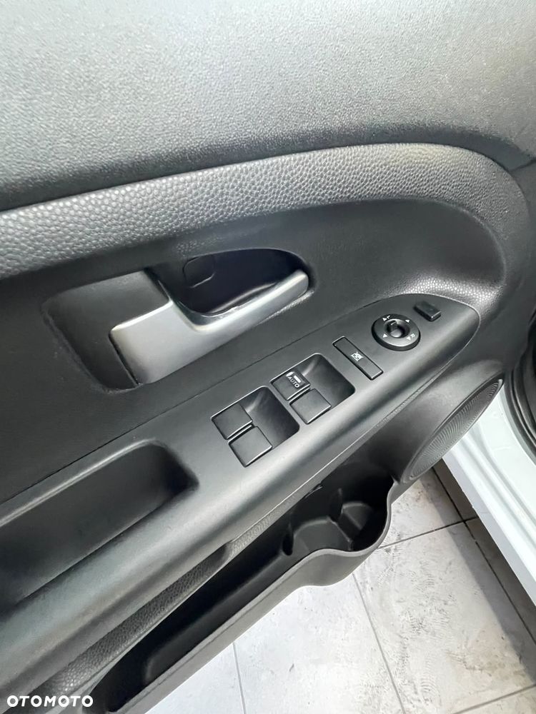 Kia Venga 1.4 CVVT Titanium Collection - 17