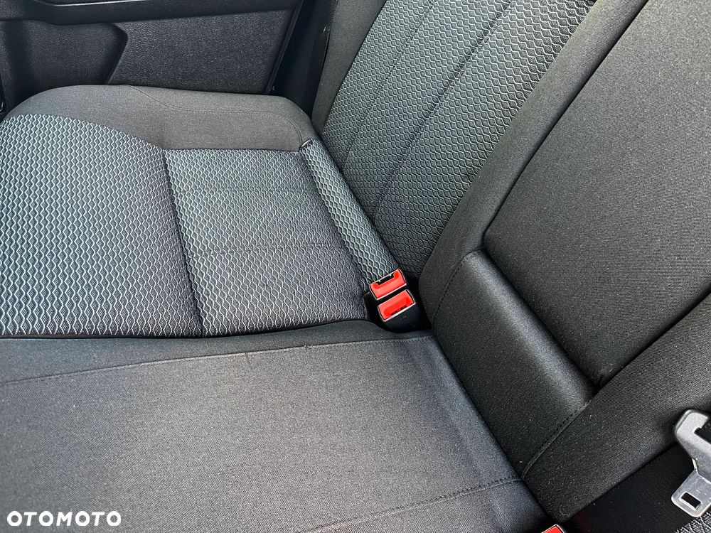 Ford Mondeo 2.0 Ghia - 26