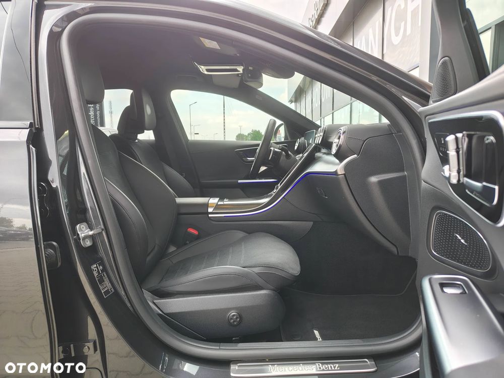 Mercedes-Benz Klasa C 200 mHEV 4-Matic AMG - 17