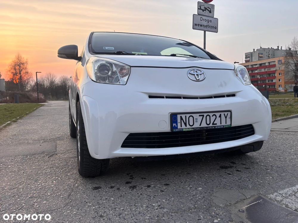 Toyota iQ 1.0 - 3