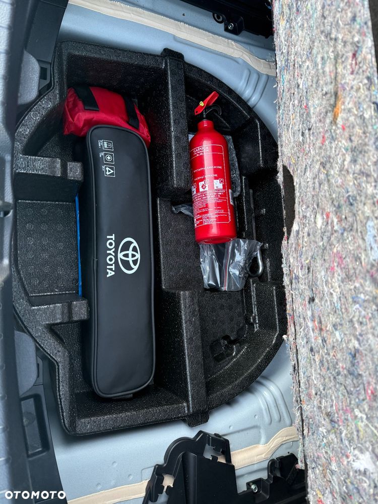 Toyota Yaris 1.0 Premium - 12