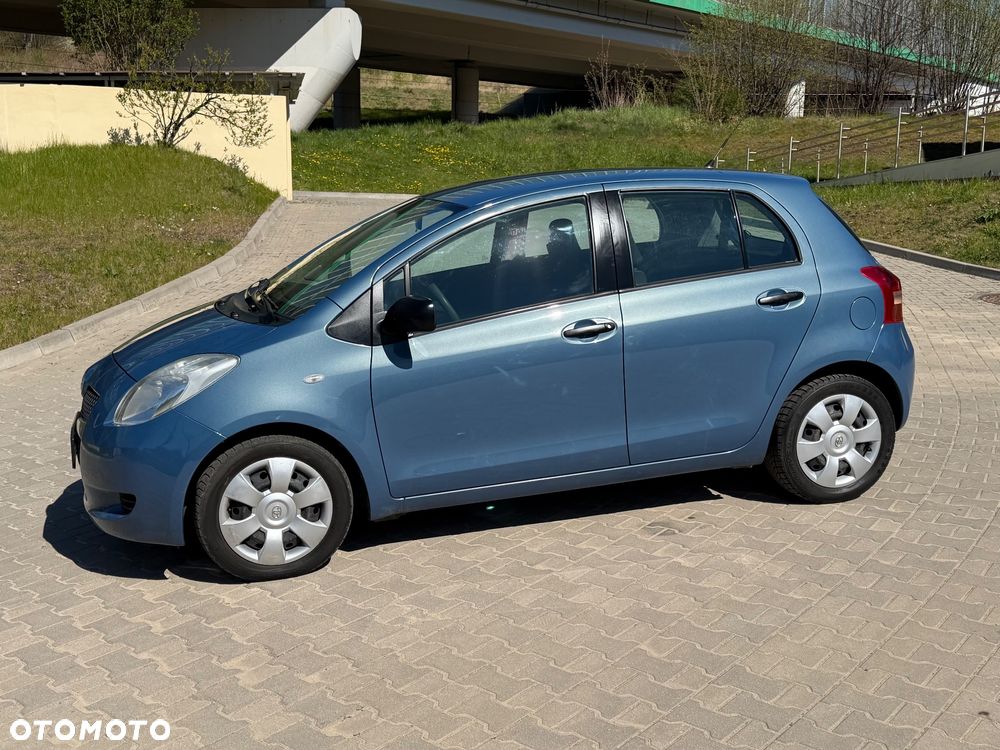 Toyota Yaris 1.3 - 2