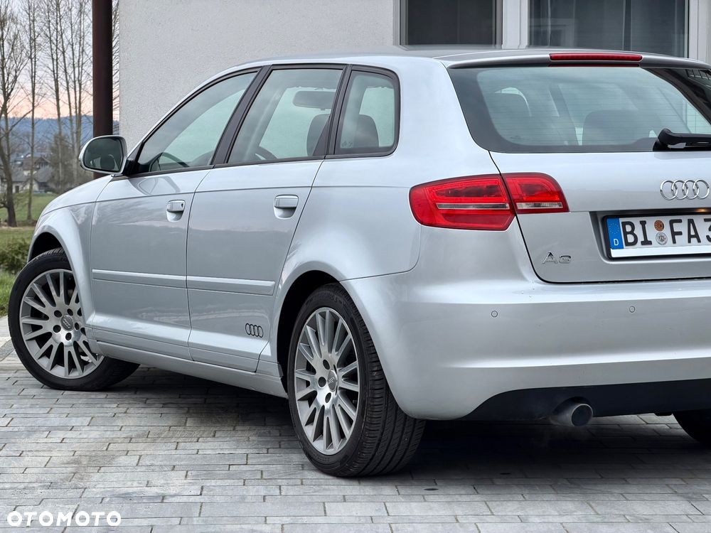 Audi A3 Sportback 1.6 S line Sportpaket plus - 13