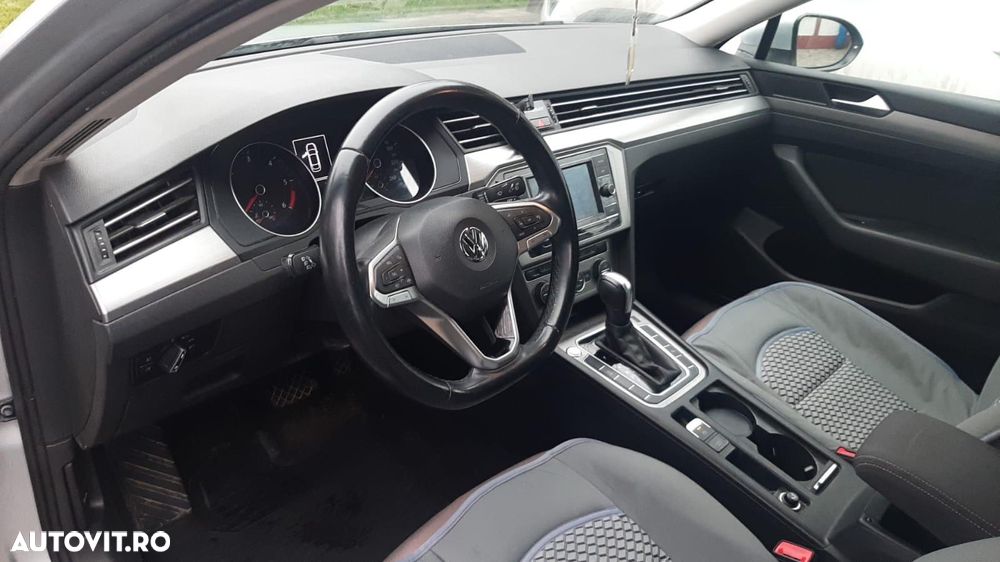 Volkswagen Passat 1.6 TDI DSG Comfortline - 8