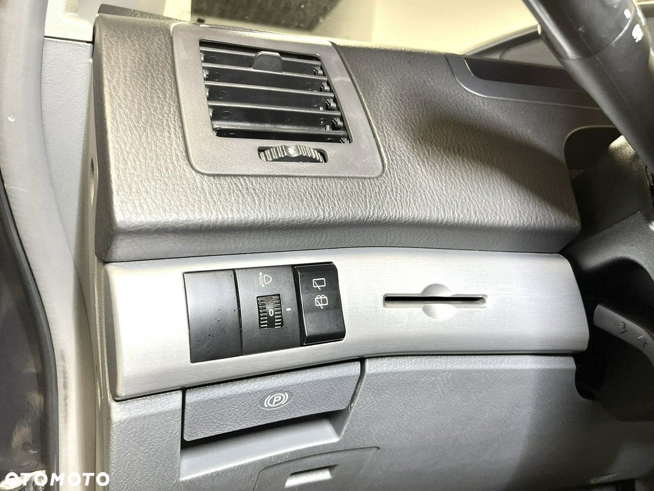 SsangYong/KGM Rodius RD 270 2WD Automatik Xdi s - 11