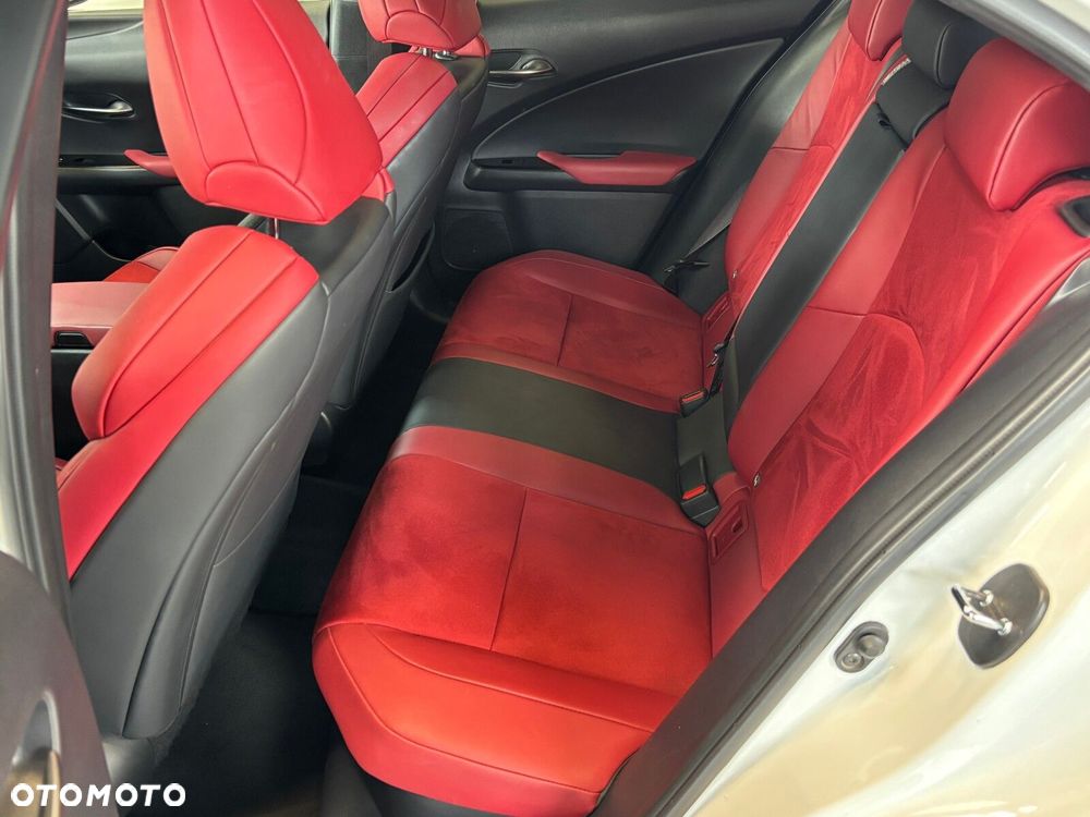 Lexus UX - 27