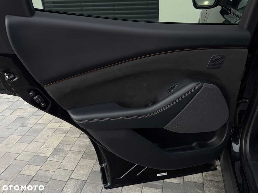 Ford Mustang Mach-E - 32