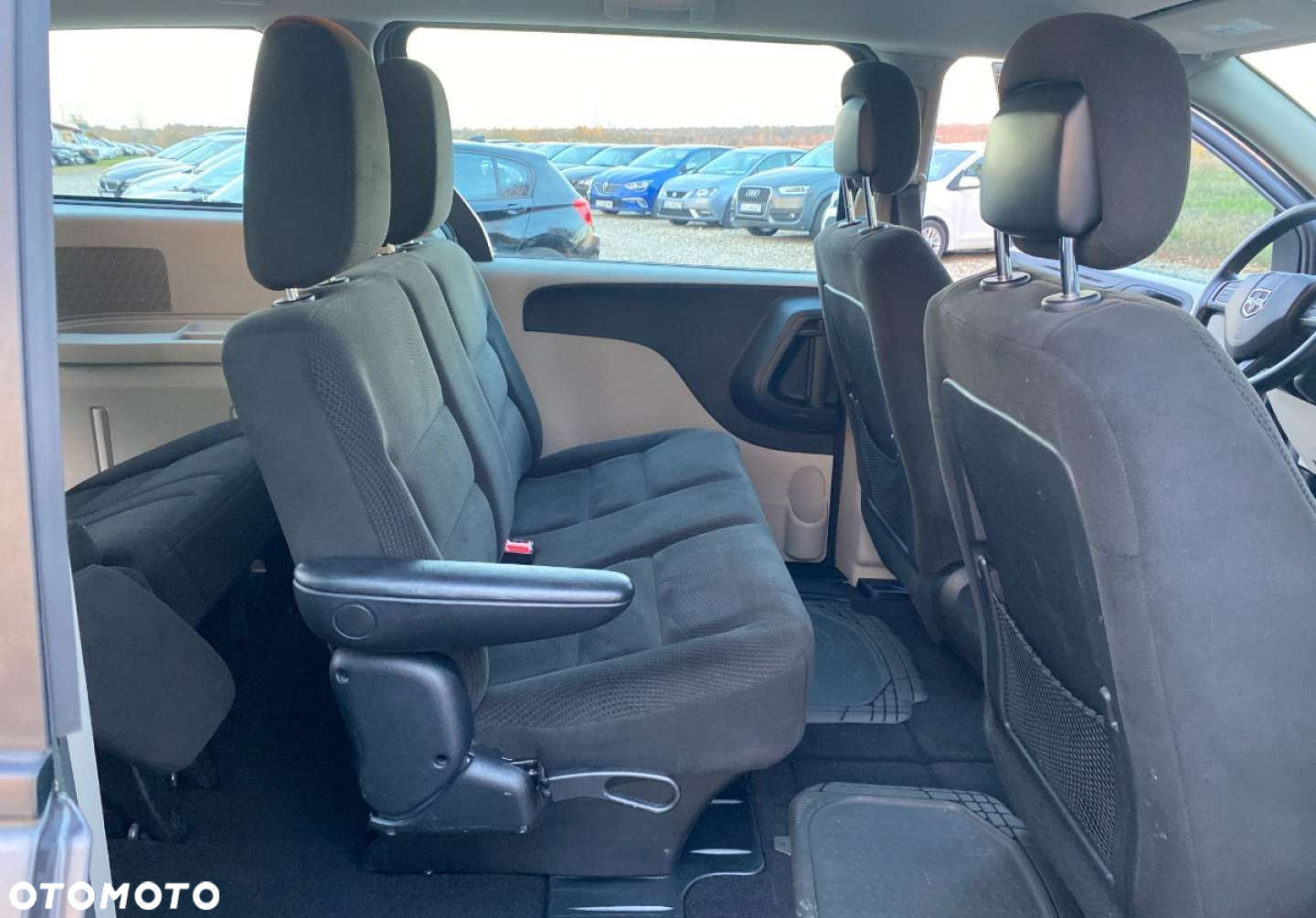 Dodge Grand Caravan - 14