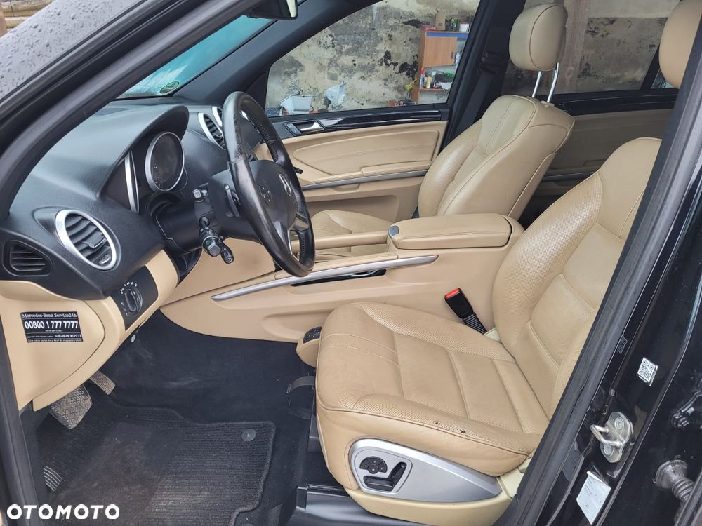 Mercedes-Benz ML - 12