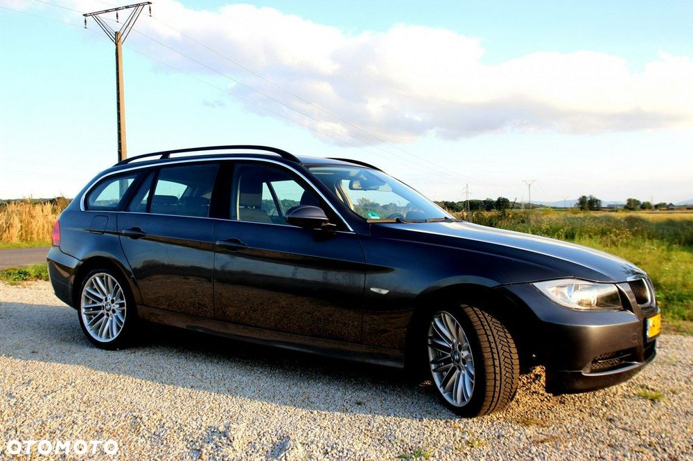 BMW Seria 3 325i - 4