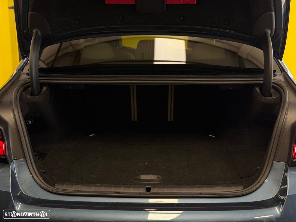 BMW 530 e Pack 50 anos M - 35
