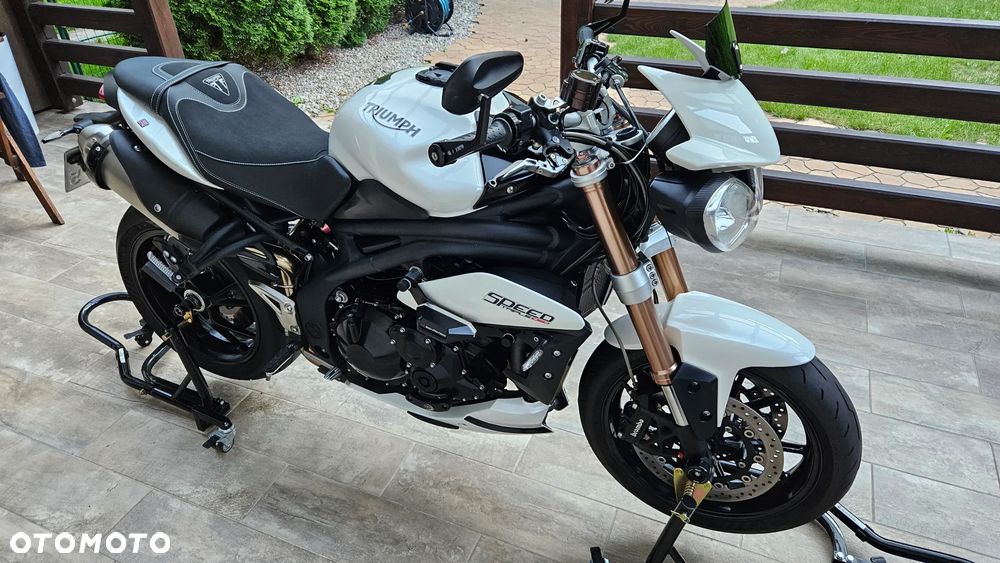Triumph Speed Triple - 1