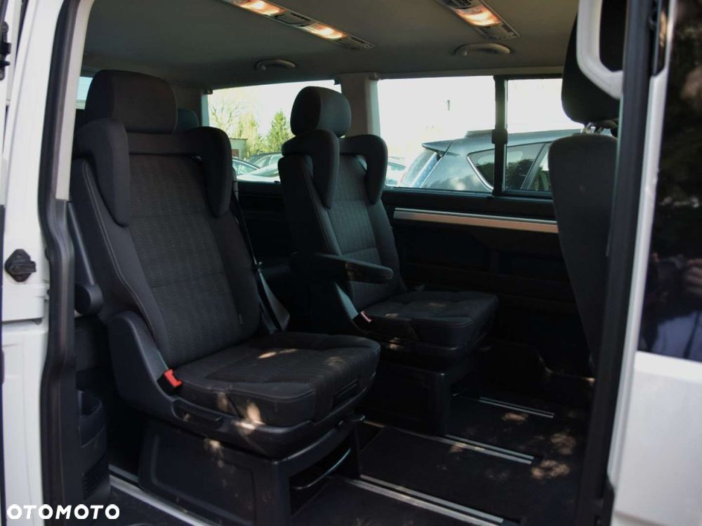 Volkswagen Multivan - 9