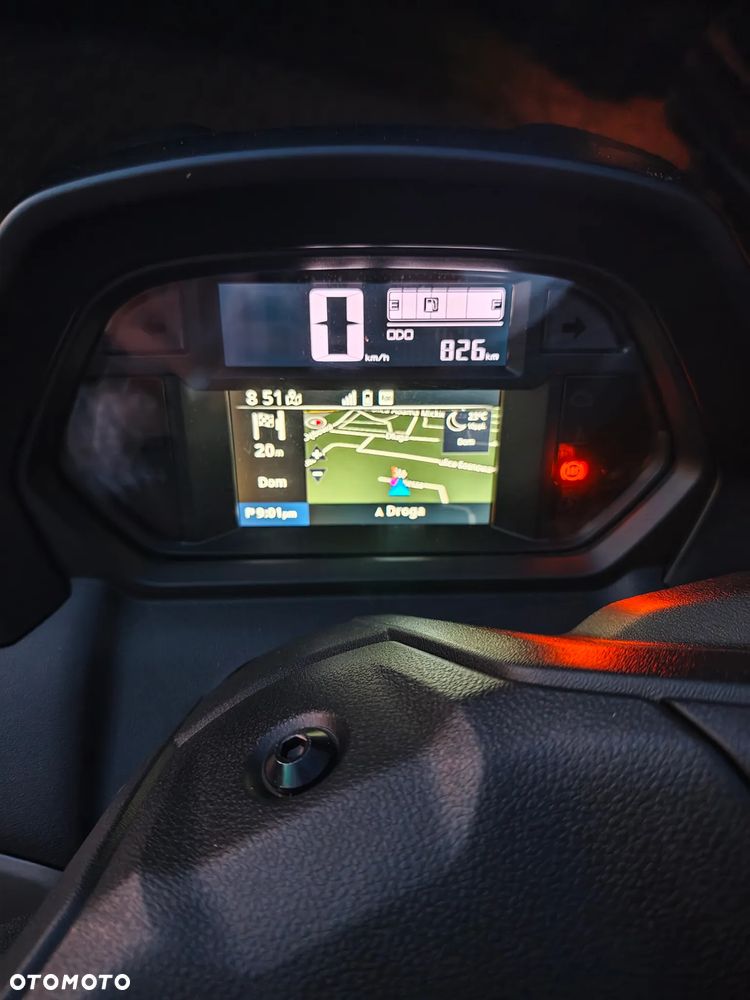 Yamaha NMAX - 10