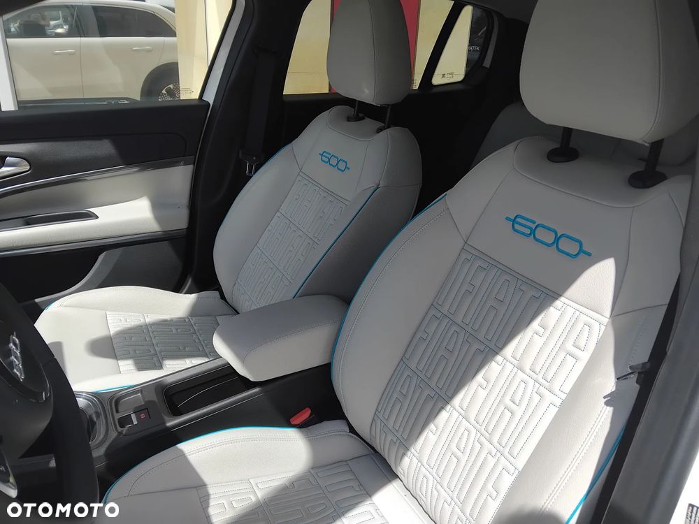 Fiat 600 1.2 Turbo La Prima eDCT - 23
