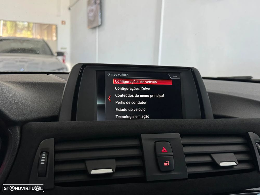 BMW 330 i Pack M Auto - 33