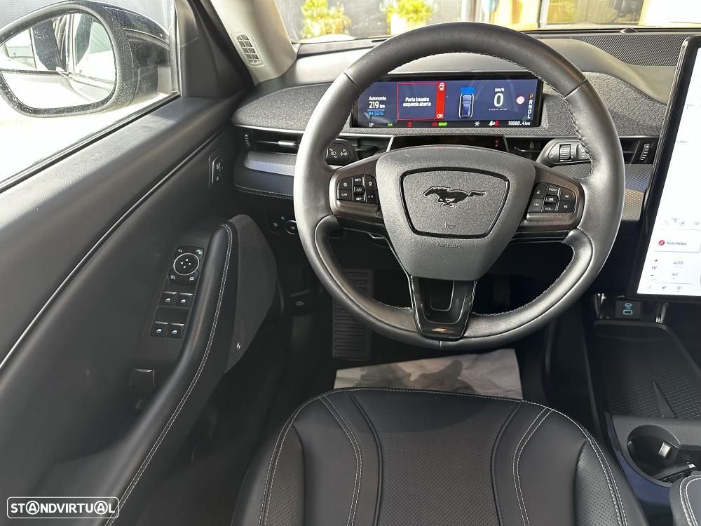 Ford Mustang Mach-E Standard - 27