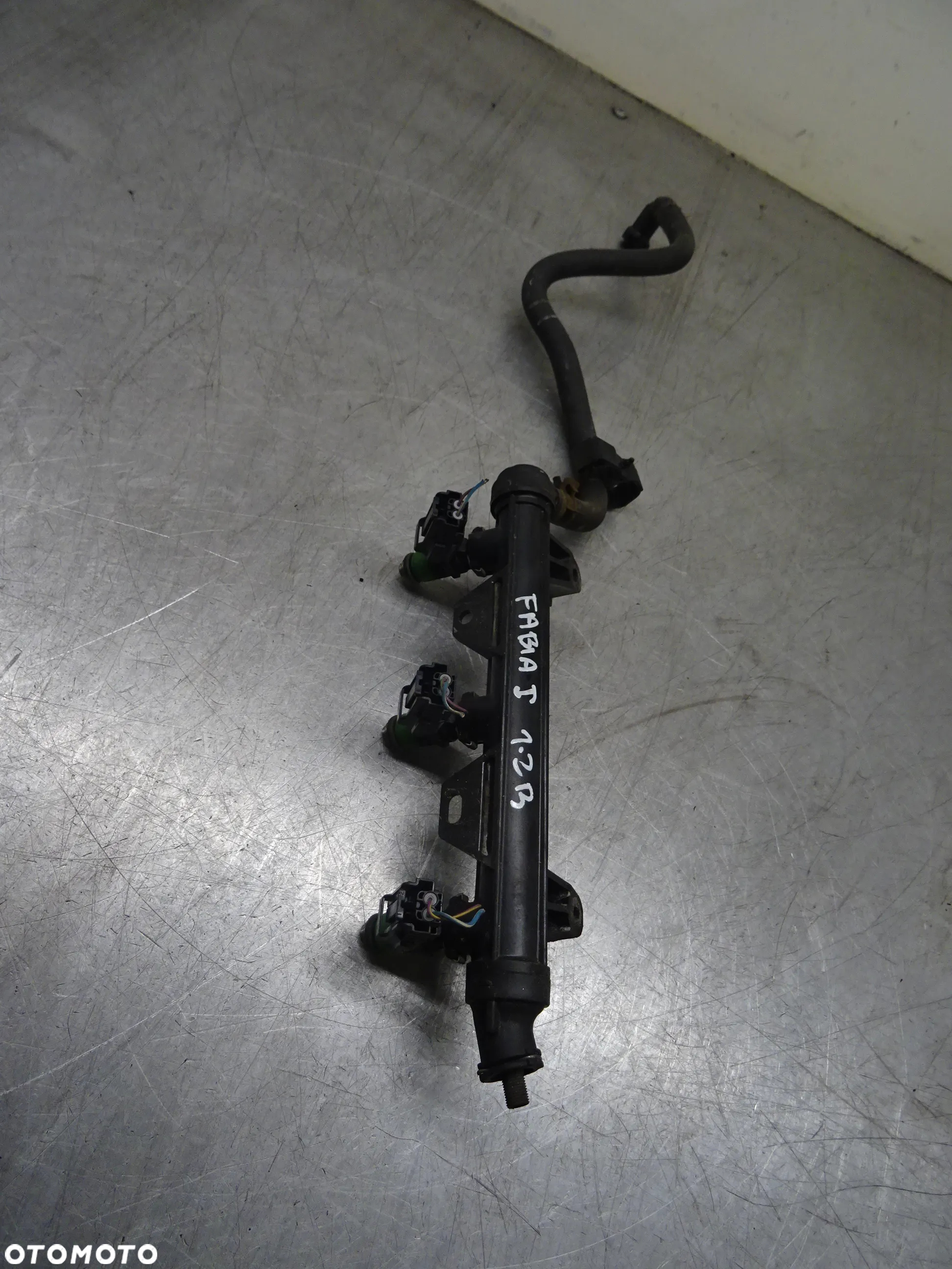 SKODA FABIA I KOMBI 99-03 1.2B LISTWA WTRYSKOWA 03E133320 - 5