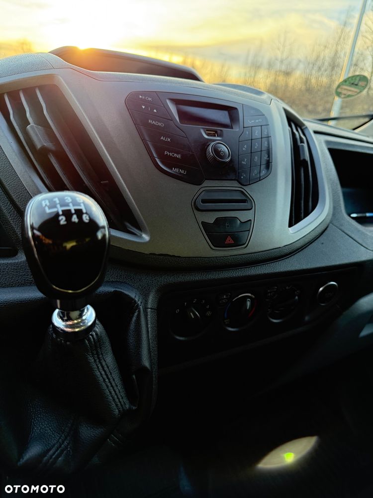 Ford Transit - 12