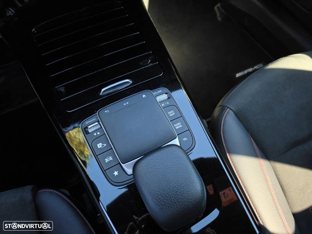 Mercedes-Benz A 250 e 8G-DCT AMG Line - 18