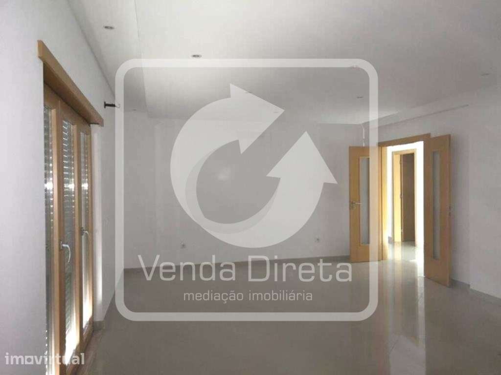 Apartamento T4 com 194 m² e arrecadação, no Pinhal Novo - Arrendado... - Grande imagem: 2/21