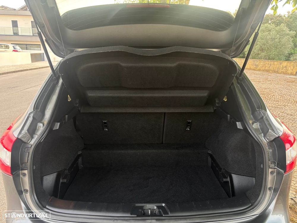 Nissan Qashqai 1.5 dCi N-Connecta 18 RS - 17