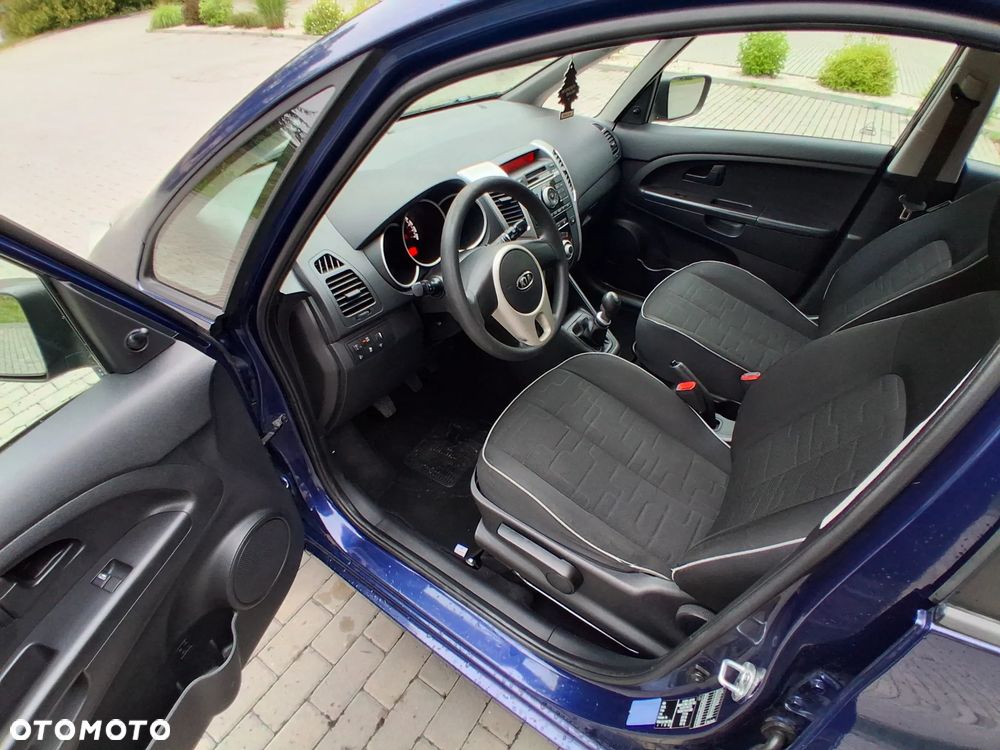 Kia Venga 1.4 CVVT Vision - 9