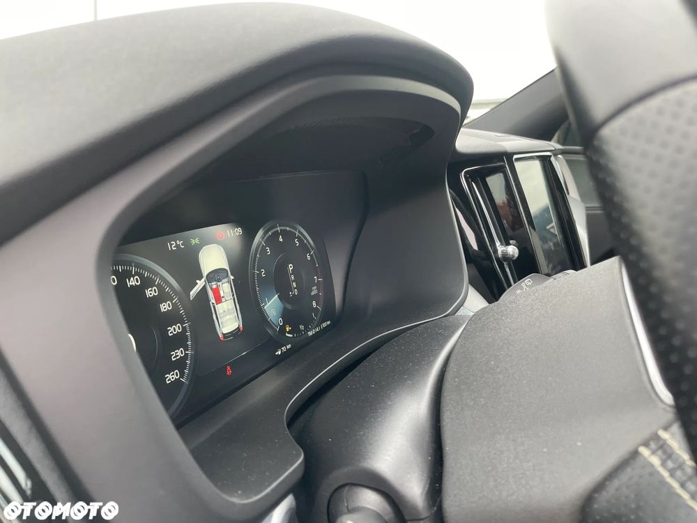 Volvo XC 60 T4 Geartronic RDesign - 35