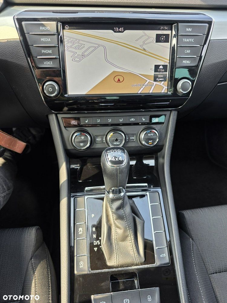 Skoda Superb 2.0 TDI SCR 4x4 Ambition DSG - 36